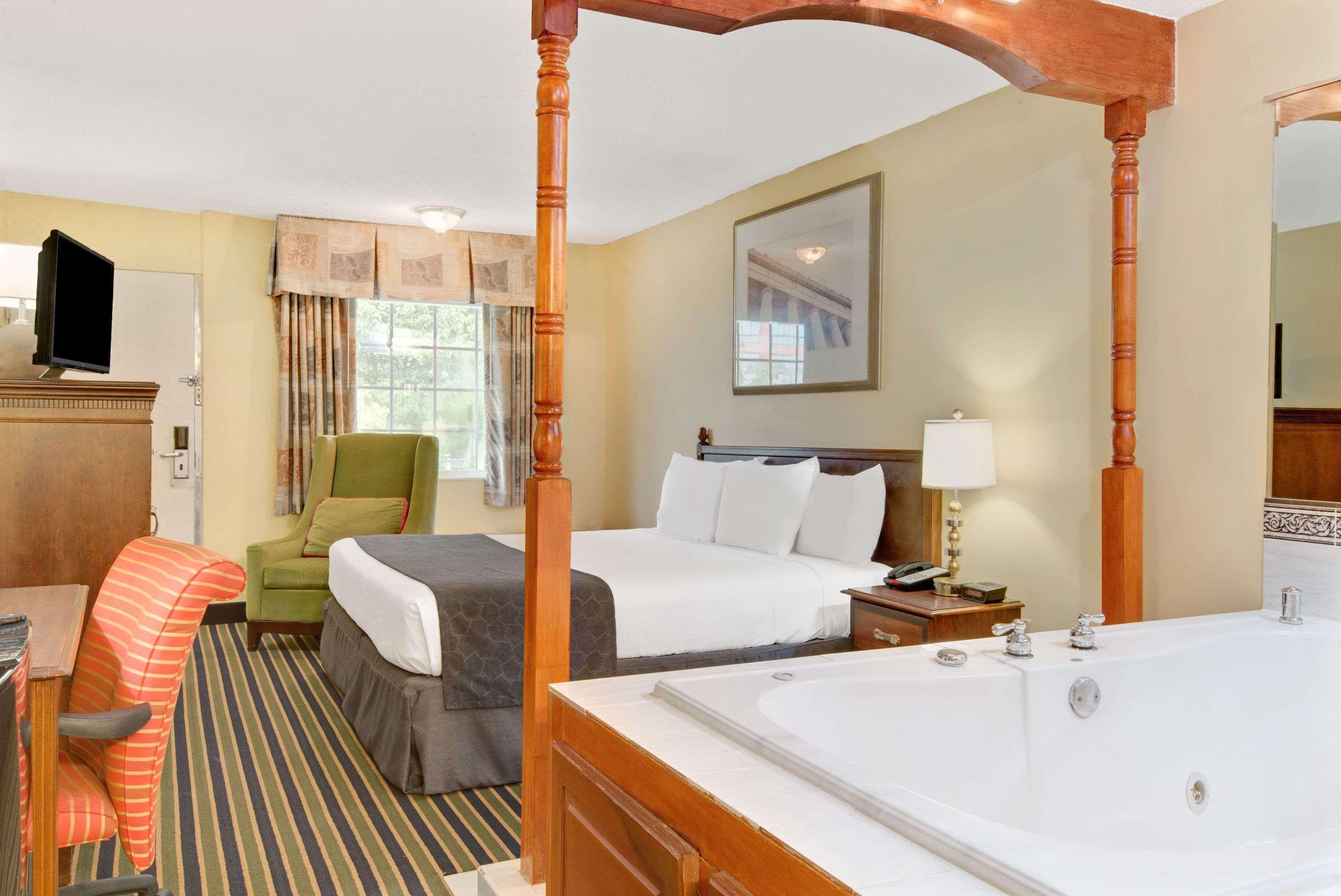 Days Inn By Wyndham Towson Kültér fotó