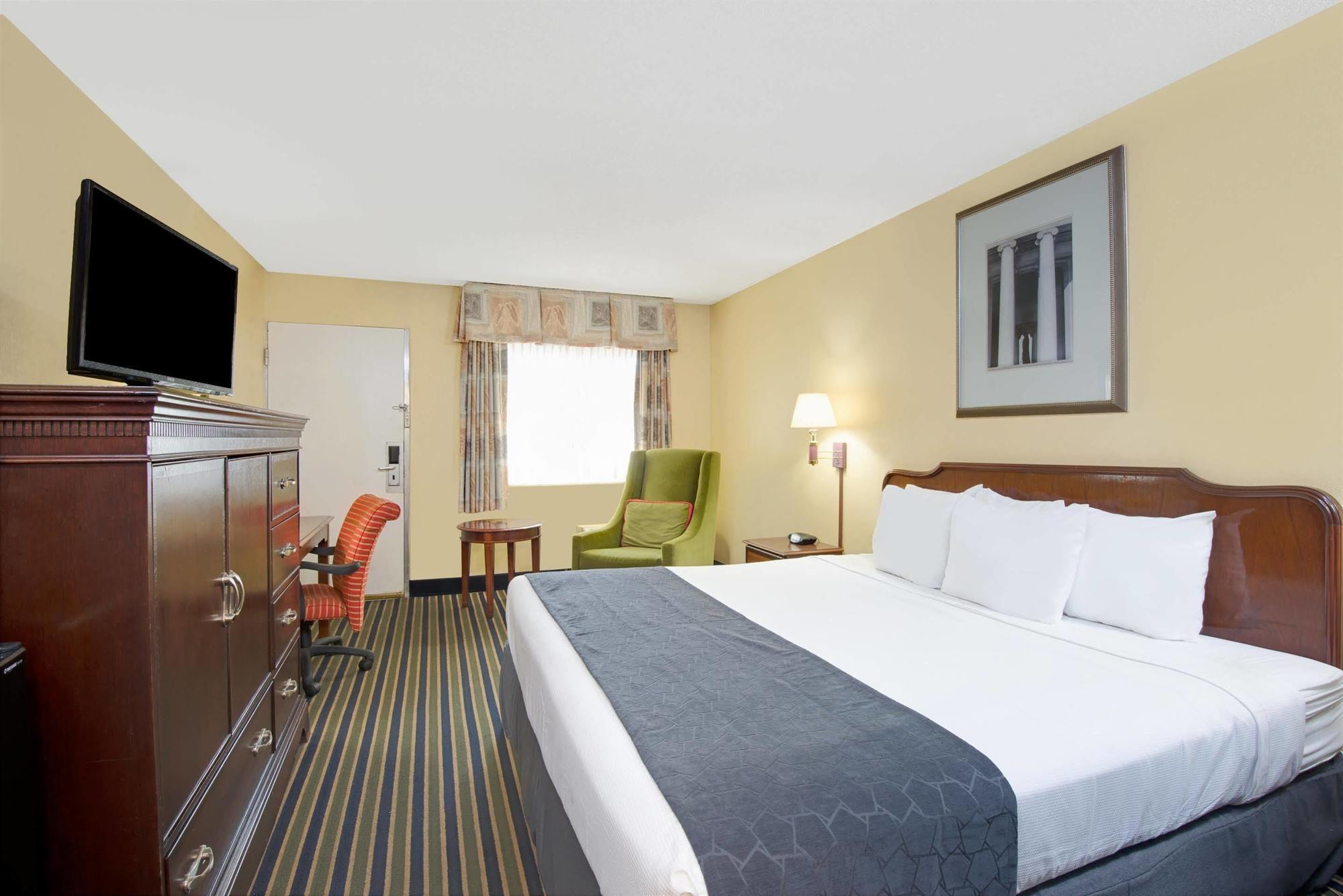 Days Inn By Wyndham Towson Kültér fotó
